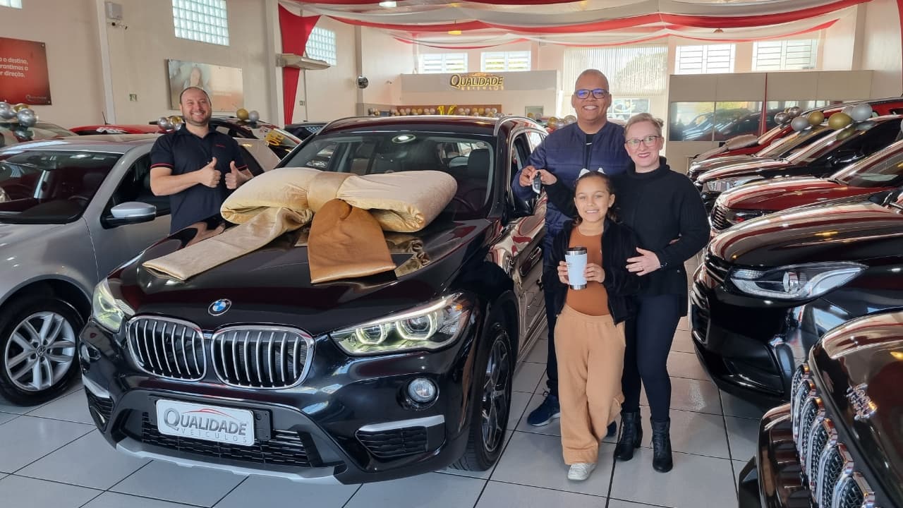 Cliente Feliz Qualidade Veículos