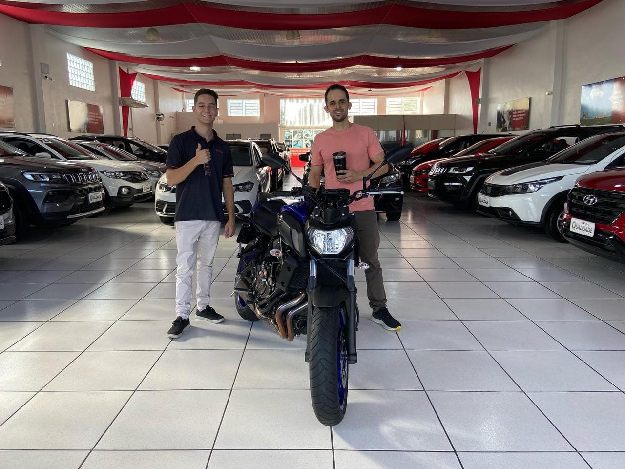 Cliente Feliz Qualidade Veículos