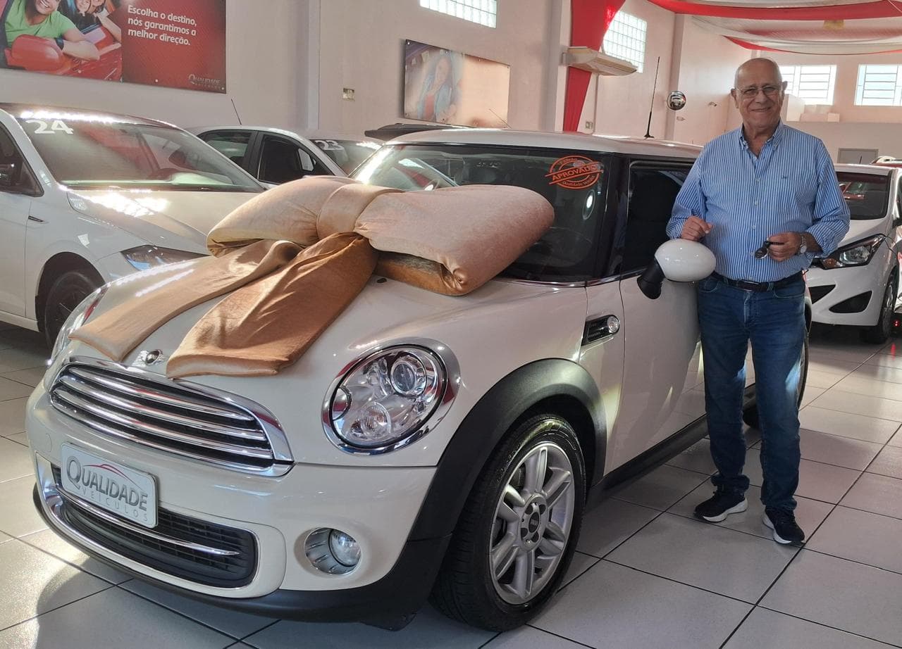 Cliente Feliz Qualidade Veículos